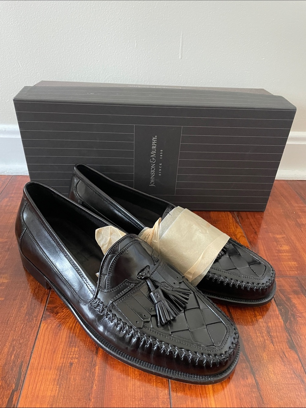 NEW Johnston & Murphy Domani Pacato Hayes Black Leather Tassel Loafers